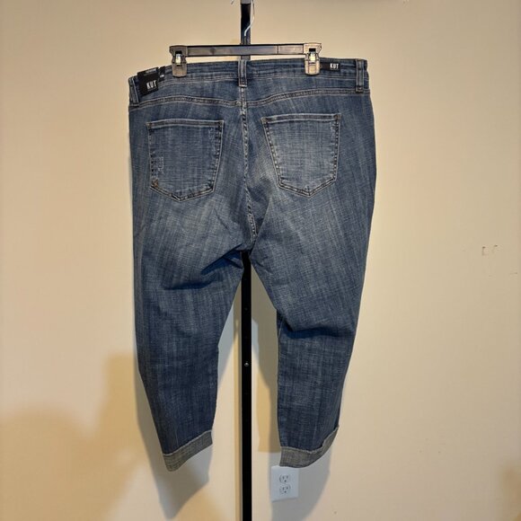 Kut from the Kloth Catherine Crop Straight Leg Jeans - Picture 10 of 10